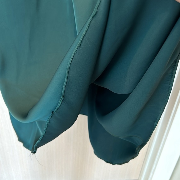 Azazie emerald green maxi dress. Size A10. Official color name is PINE - Picture 3 of 13